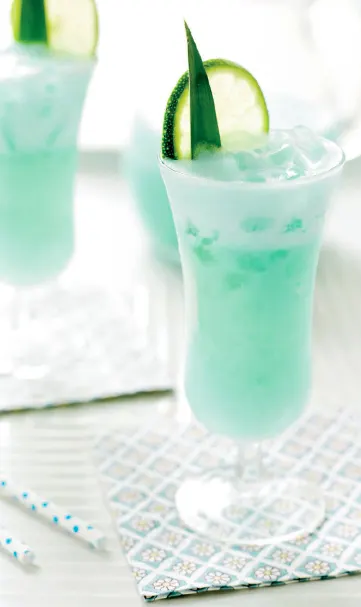 101 Tropical Drinks - blue hawaiian
