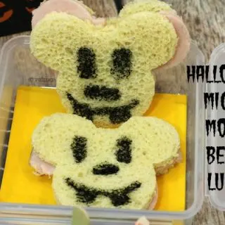 How To Make A Halloween Mickey Mouse Bento Lunch - From Val's Kitchen